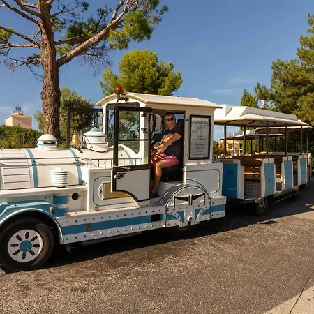 2 Pieces Pour 4 Avec Piscine, Parking Et Climatisation - Fr-1-504-682 * Saint-Raphael (Var)
